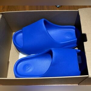 Yeezy Slides